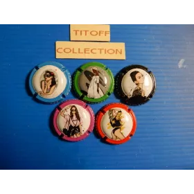 la series de 5 capsules de champagne crochet et filles