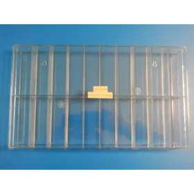boite  vitrine  20 cases kinder longeur 35,50   largeur 21  hauteur 4