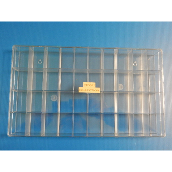 boite  vitrine  40 cases kinder longeur 35,50   largeur 21  hauteur 4