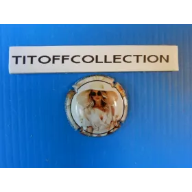 1 capsule de champagne crochet et filles femme chapeau 600ex (avril 2025)
