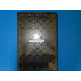 10 plateaux noir  sans couvercle 4 coins