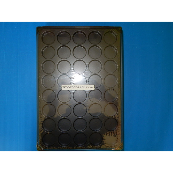 10 plateaux noir  sans couvercle 4 coins