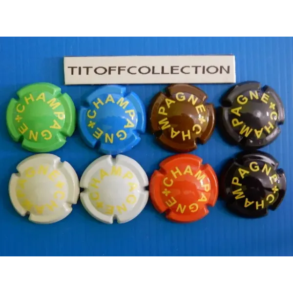 la série de 8 capsules de champagne générique fleur de lys au lieu de l étoile   ( 1062m a 1062t )