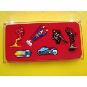 Justice league 2009 -  boite plastique vendu sans la série de kinder