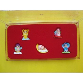 Winx club pixie 2009 -  boite plastique vendu sans la série de kinder