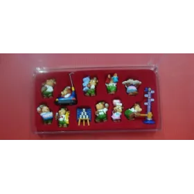 Iluna park 1998- boite plastique vendu sans la série de kinder