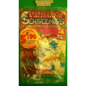 La Figurine le Schtroumpfette + la table + le banc et les tabourets 