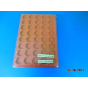 50 plateaux  plastique rouge sans couvercle rond 4 coins