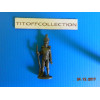 1 Figurine Kinder  métal 50 mm maxi 